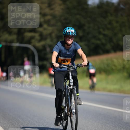 01.09.2024 - 17. Tribühne Triathlon H.Heesch http://msf.ph/oto/6947626 01.09.2024 11:58:44 Radfahren 360, 451, 491, 512, 513, 569, 577, 580, 591, 597 meine-sportfotos.de