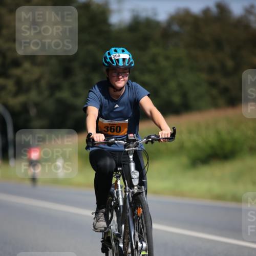 01.09.2024 - 17. Tribühne Triathlon H.Heesch http://msf.ph/oto/6947640 01.09.2024 11:58:45 Radfahren 360, 451, 491, 512, 513, 569, 577, 580, 591, 597 meine-sportfotos.de