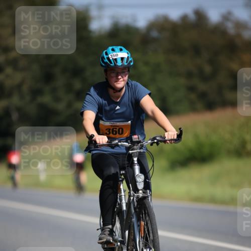 01.09.2024 - 17. Tribühne Triathlon H.Heesch http://msf.ph/oto/6947646 01.09.2024 11:58:45 Radfahren 360, 451, 491, 512, 513, 569, 577, 580, 591, 597 meine-sportfotos.de
