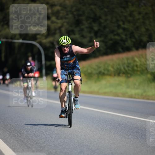 01.09.2024 - 17. Tribühne Triathlon H.Heesch http://msf.ph/oto/6947677 01.09.2024 11:58:48 Radfahren 491, 512, 513, 580, 591, 597 meine-sportfotos.de