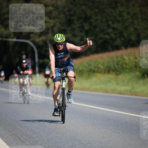01.09.2024 - 17. Tribühne Triathlon H.Heesch http://msf.ph/oto/6947680 01.09.2024 11:58:48 Radfahren 491, 512, 513, 580, 591, 597 meine-sportfotos.de