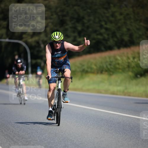 01.09.2024 - 17. Tribühne Triathlon H.Heesch http://msf.ph/oto/6947683 01.09.2024 11:58:48 Radfahren 491, 512, 513, 580, 591, 597 meine-sportfotos.de
