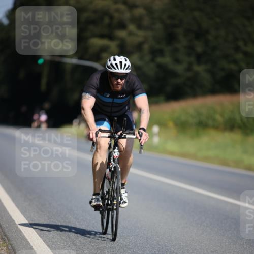 01.09.2024 - 17. Tribühne Triathlon H.Heesch http://msf.ph/oto/6947791 01.09.2024 11:59:19 Radfahren 498 meine-sportfotos.de