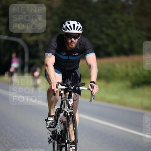 01.09.2024 - 17. Tribühne Triathlon H.Heesch http://msf.ph/oto/6947810 01.09.2024 11:59:20 Radfahren 498, 682 meine-sportfotos.de