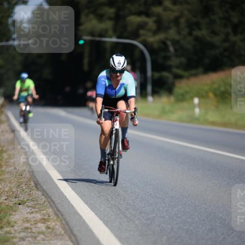 01.09.2024 - 17. Tribühne Triathlon H.Heesch http://msf.ph/oto/6947848 01.09.2024 11:59:29 Radfahren 350, 560, 682 meine-sportfotos.de