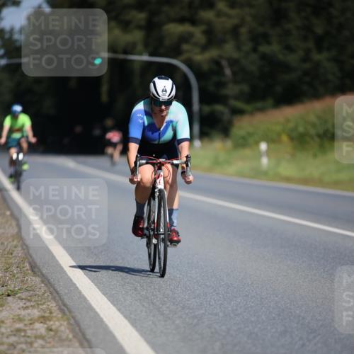 01.09.2024 - 17. Tribühne Triathlon H.Heesch http://msf.ph/oto/6947857 01.09.2024 11:59:30 Radfahren 350, 560, 682 meine-sportfotos.de