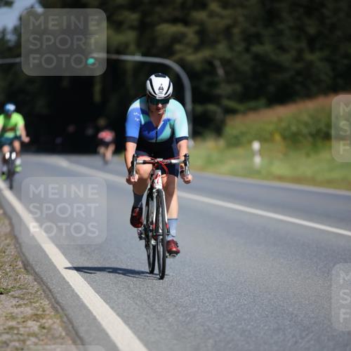 01.09.2024 - 17. Tribühne Triathlon H.Heesch http://msf.ph/oto/6947860 01.09.2024 11:59:30 Radfahren 350, 560, 682 meine-sportfotos.de