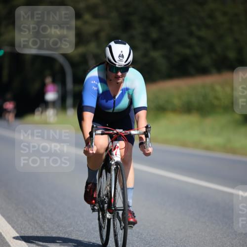 01.09.2024 - 17. Tribühne Triathlon H.Heesch http://msf.ph/oto/6947877 01.09.2024 11:59:30 Radfahren 350, 560, 682 meine-sportfotos.de