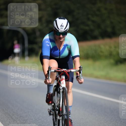 01.09.2024 - 17. Tribühne Triathlon H.Heesch http://msf.ph/oto/6947883 01.09.2024 11:59:30 Radfahren 350, 560, 682 meine-sportfotos.de
