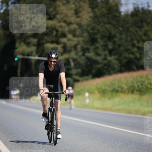 01.09.2024 - 17. Tribühne Triathlon H.Heesch http://msf.ph/oto/6947966 01.09.2024 12:00:08 Radfahren 466, 538, 576 meine-sportfotos.de