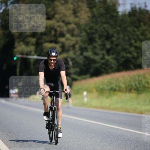 01.09.2024 - 17. Tribühne Triathlon H.Heesch http://msf.ph/oto/6947969 01.09.2024 12:00:08 Radfahren 466, 538, 576 meine-sportfotos.de