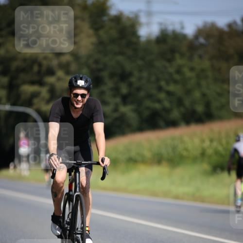 01.09.2024 - 17. Tribühne Triathlon H.Heesch http://msf.ph/oto/6947987 01.09.2024 12:00:09 Radfahren 466, 538, 576 meine-sportfotos.de