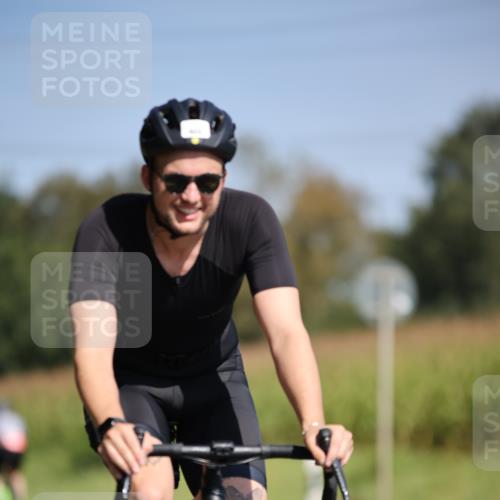 01.09.2024 - 17. Tribühne Triathlon H.Heesch http://msf.ph/oto/6948012 01.09.2024 12:00:10 Radfahren 466, 514, 538, 576 meine-sportfotos.de