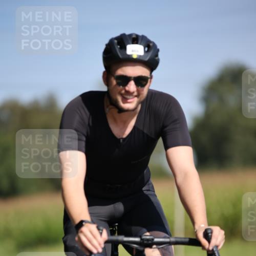 01.09.2024 - 17. Tribühne Triathlon H.Heesch http://msf.ph/oto/6948013 01.09.2024 12:00:10 Radfahren 466, 514, 538, 576 meine-sportfotos.de