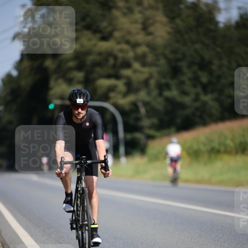 01.09.2024 - 17. Tribühne Triathlon H.Heesch http://msf.ph/oto/6948024 01.09.2024 12:00:31 Radfahren 499, 606, 668, 699 meine-sportfotos.de
