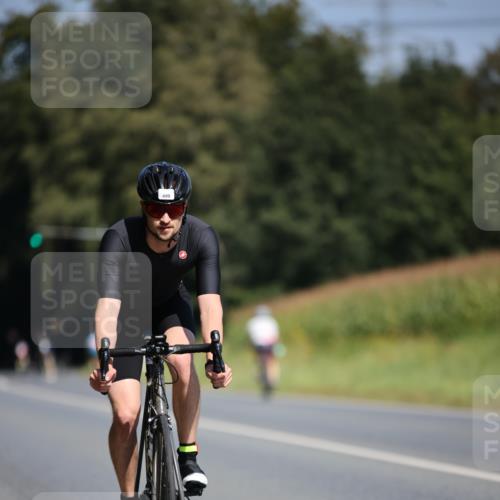 01.09.2024 - 17. Tribühne Triathlon H.Heesch http://msf.ph/oto/6948034 01.09.2024 12:00:32 Radfahren 499, 606, 668, 699 meine-sportfotos.de