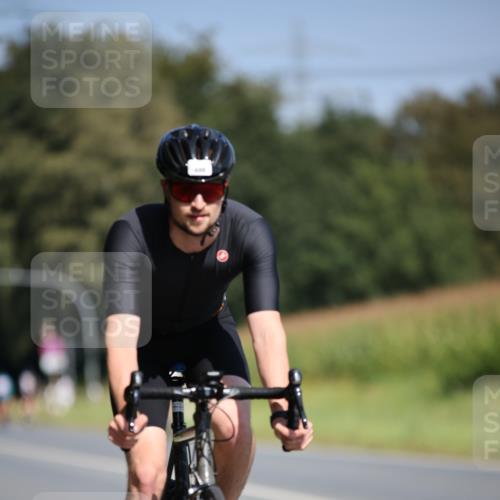 01.09.2024 - 17. Tribühne Triathlon H.Heesch http://msf.ph/oto/6948047 01.09.2024 12:00:32 Radfahren 499, 606, 668, 699 meine-sportfotos.de