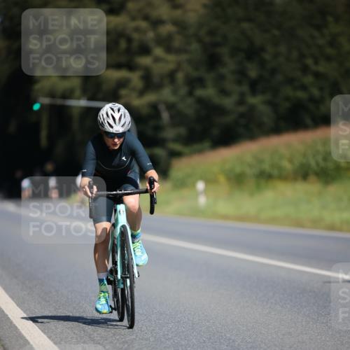 01.09.2024 - 17. Tribühne Triathlon H.Heesch http://msf.ph/oto/6948063 01.09.2024 12:00:41 Radfahren 457, 550, 668, 699, 703 meine-sportfotos.de