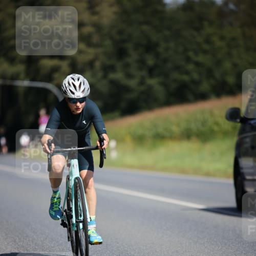 01.09.2024 - 17. Tribühne Triathlon H.Heesch http://msf.ph/oto/6948071 01.09.2024 12:00:41 Radfahren 457, 550, 668, 699, 703 meine-sportfotos.de