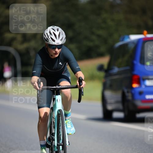01.09.2024 - 17. Tribühne Triathlon H.Heesch http://msf.ph/oto/6948081 01.09.2024 12:00:41 Radfahren 457, 550, 668, 699, 703 meine-sportfotos.de