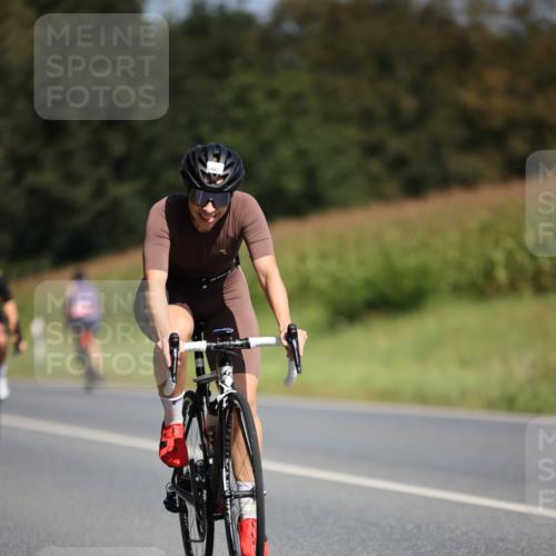 01.09.2024 - 17. Tribühne Triathlon H.Heesch http://msf.ph/oto/6948096 01.09.2024 12:00:49 Radfahren 456, 457, 477, 508, 550, 552, 684 meine-sportfotos.de