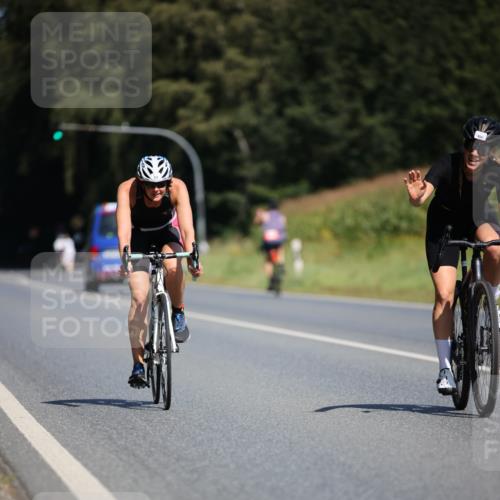 01.09.2024 - 17. Tribühne Triathlon H.Heesch http://msf.ph/oto/6948100 01.09.2024 12:00:51 Radfahren 456, 457, 477, 508, 552, 684 meine-sportfotos.de
