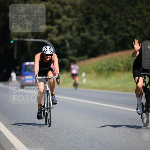 01.09.2024 - 17. Tribühne Triathlon H.Heesch http://msf.ph/oto/6948109 01.09.2024 12:00:51 Radfahren 456, 457, 477, 508, 552, 684 meine-sportfotos.de