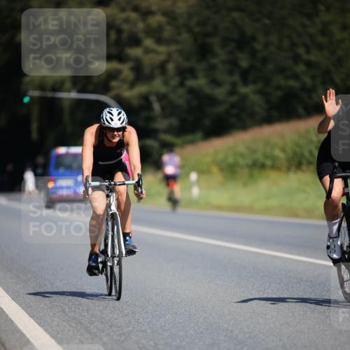 01.09.2024 - 17. Tribühne Triathlon H.Heesch http://msf.ph/oto/6948113 01.09.2024 12:00:51 Radfahren 456, 457, 477, 508, 552, 684 meine-sportfotos.de