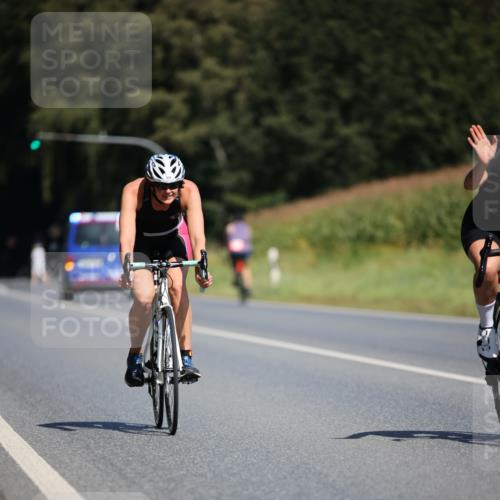 01.09.2024 - 17. Tribühne Triathlon H.Heesch http://msf.ph/oto/6948116 01.09.2024 12:00:51 Radfahren 456, 457, 477, 508, 552, 684 meine-sportfotos.de