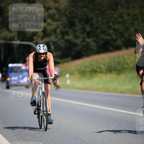 01.09.2024 - 17. Tribühne Triathlon H.Heesch http://msf.ph/oto/6948123 01.09.2024 12:00:51 Radfahren 456, 457, 477, 508, 552, 684 meine-sportfotos.de