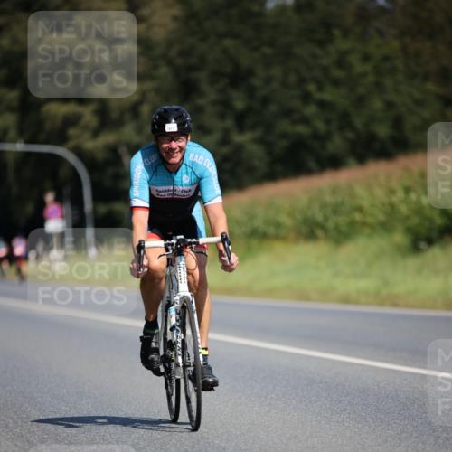 01.09.2024 - 17. Tribühne Triathlon H.Heesch http://msf.ph/oto/6948169 01.09.2024 12:00:58 Radfahren 467, 477, 508, 555, 655 meine-sportfotos.de