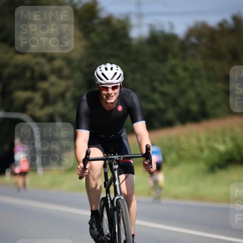 01.09.2024 - 17. Tribühne Triathlon H.Heesch http://msf.ph/oto/6948188 01.09.2024 12:01:02 Radfahren 467, 555, 655 meine-sportfotos.de