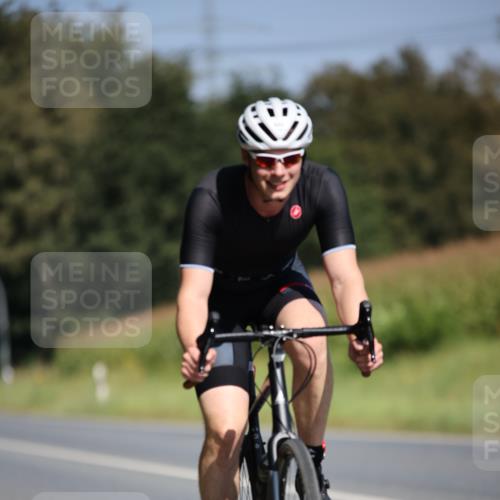 01.09.2024 - 17. Tribühne Triathlon H.Heesch http://msf.ph/oto/6948195 01.09.2024 12:01:03 Radfahren 467, 555, 655 meine-sportfotos.de