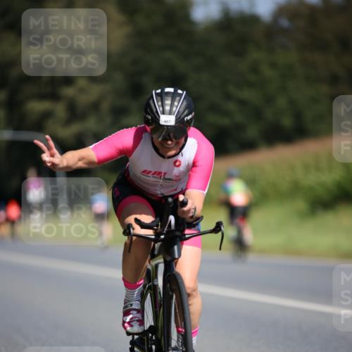01.09.2024 - 17. Tribühne Triathlon H.Heesch http://msf.ph/oto/6948223 01.09.2024 12:01:06 Radfahren 467, 655 meine-sportfotos.de