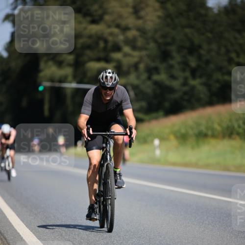 01.09.2024 - 17. Tribühne Triathlon H.Heesch http://msf.ph/oto/6948280 01.09.2024 12:01:21 Radfahren 500, 516, 519, 537, 571 meine-sportfotos.de