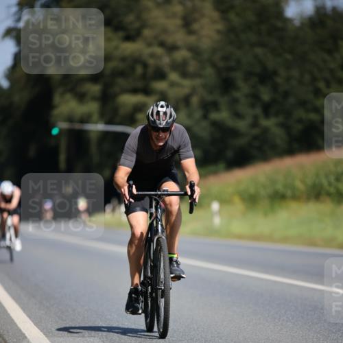 01.09.2024 - 17. Tribühne Triathlon H.Heesch http://msf.ph/oto/6948286 01.09.2024 12:01:21 Radfahren 500, 516, 519, 537, 571 meine-sportfotos.de