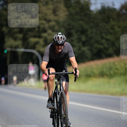 01.09.2024 - 17. Tribühne Triathlon H.Heesch http://msf.ph/oto/6948298 01.09.2024 12:01:21 Radfahren 500, 516, 519, 537, 571 meine-sportfotos.de