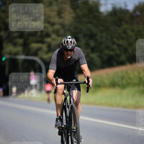 01.09.2024 - 17. Tribühne Triathlon H.Heesch http://msf.ph/oto/6948301 01.09.2024 12:01:21 Radfahren 500, 516, 519, 537, 571 meine-sportfotos.de