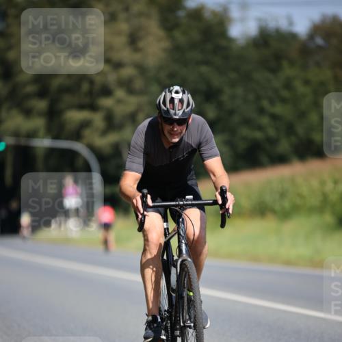 01.09.2024 - 17. Tribühne Triathlon H.Heesch http://msf.ph/oto/6948304 01.09.2024 12:01:21 Radfahren 500, 516, 519, 537, 571 meine-sportfotos.de