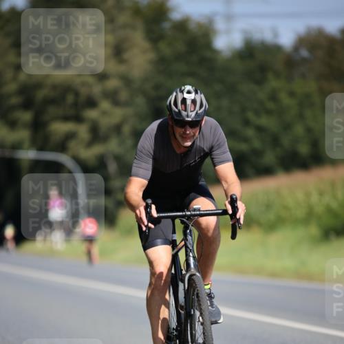 01.09.2024 - 17. Tribühne Triathlon H.Heesch http://msf.ph/oto/6948307 01.09.2024 12:01:21 Radfahren 500, 516, 519, 537, 571 meine-sportfotos.de