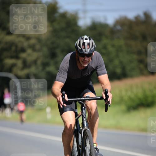 01.09.2024 - 17. Tribühne Triathlon H.Heesch http://msf.ph/oto/6948315 01.09.2024 12:01:22 Radfahren 500, 516, 519 meine-sportfotos.de