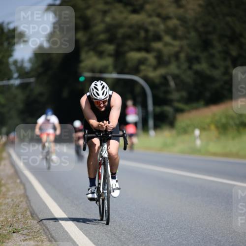 01.09.2024 - 17. Tribühne Triathlon H.Heesch http://msf.ph/oto/6948338 01.09.2024 12:01:24 Radfahren 333, 500, 516, 519 meine-sportfotos.de