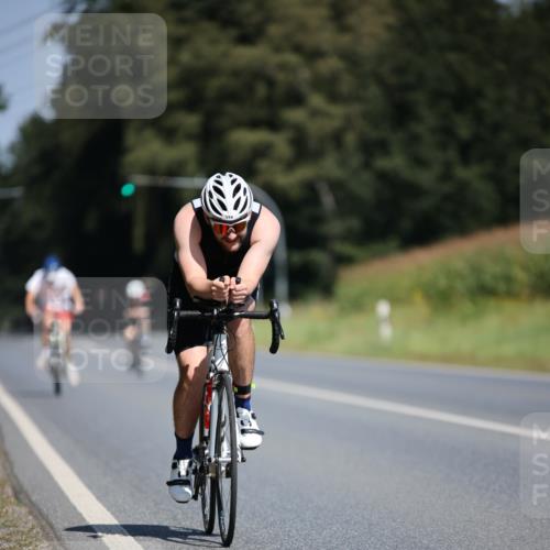 01.09.2024 - 17. Tribühne Triathlon H.Heesch http://msf.ph/oto/6948350 01.09.2024 12:01:25 Radfahren 333, 516, 519 meine-sportfotos.de