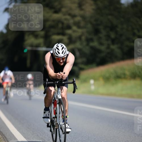 01.09.2024 - 17. Tribühne Triathlon H.Heesch http://msf.ph/oto/6948357 01.09.2024 12:01:25 Radfahren 333, 516, 519 meine-sportfotos.de