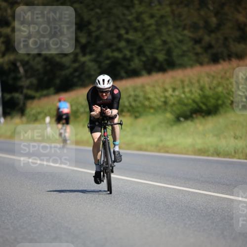 01.09.2024 - 17. Tribühne Triathlon H.Heesch http://msf.ph/oto/6948375 01.09.2024 12:01:29 Radfahren 333, 519 meine-sportfotos.de