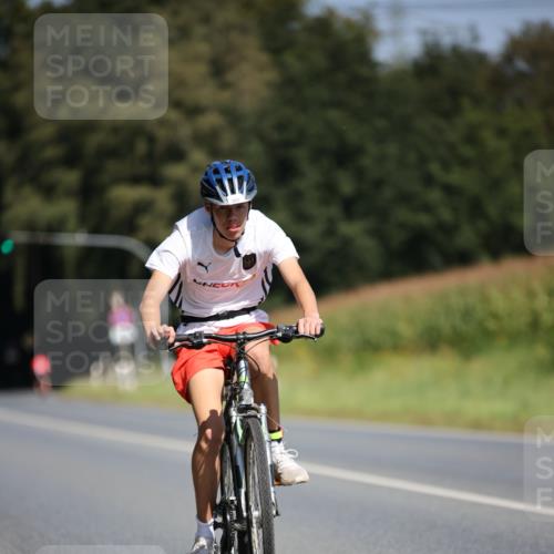 01.09.2024 - 17. Tribühne Triathlon H.Heesch http://msf.ph/oto/6948413 01.09.2024 12:01:32 Radfahren 333, 519 meine-sportfotos.de