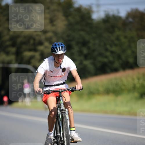 01.09.2024 - 17. Tribühne Triathlon H.Heesch http://msf.ph/oto/6948421 01.09.2024 12:01:33 Radfahren 333, 519 meine-sportfotos.de