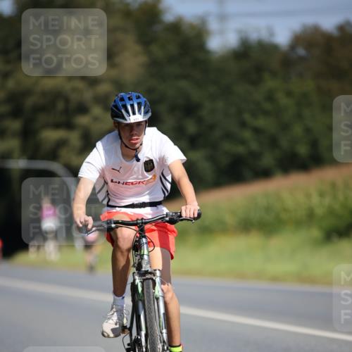 01.09.2024 - 17. Tribühne Triathlon H.Heesch http://msf.ph/oto/6948435 01.09.2024 12:01:33 Radfahren 333, 519 meine-sportfotos.de