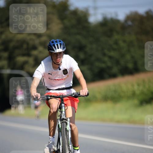 01.09.2024 - 17. Tribühne Triathlon H.Heesch http://msf.ph/oto/6948438 01.09.2024 12:01:33 Radfahren 333, 519 meine-sportfotos.de