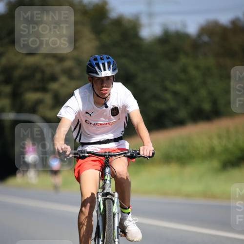 01.09.2024 - 17. Tribühne Triathlon H.Heesch http://msf.ph/oto/6948446 01.09.2024 12:01:33 Radfahren 333, 519 meine-sportfotos.de